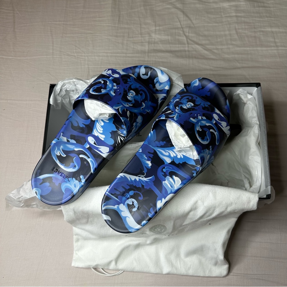 Versace Slides.